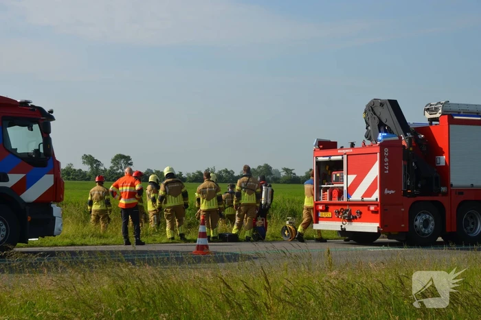 Hulpdiensten groots ingezet voor voertuig te water
