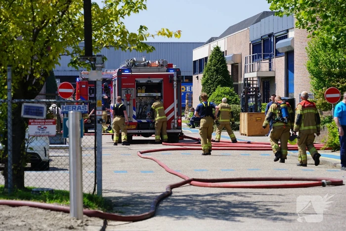 Brand bij bedrijf in transportmaterieel