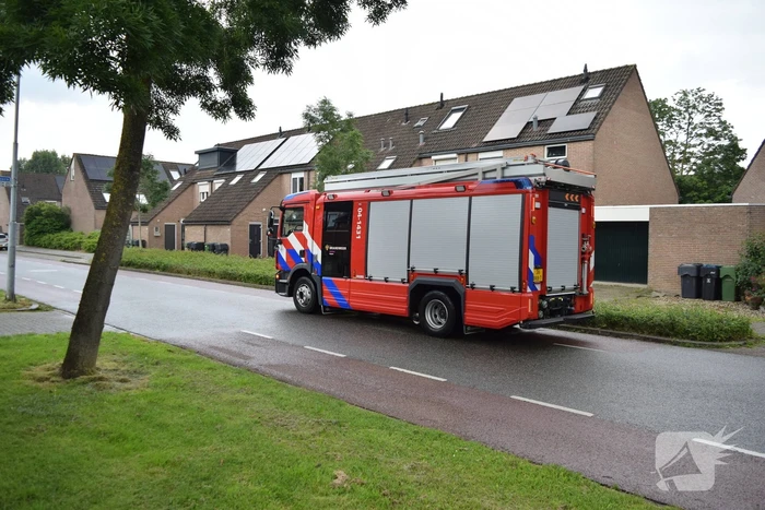 Brandweer onderzoek gaslucht in woning