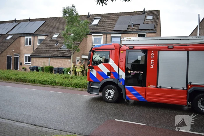 Brandweer onderzoek gaslucht in woning
