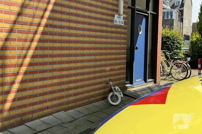 Kind op loopfiets gewond bij aanrijding met automobilist