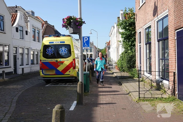 Dame aangereden door scooterbestuursters