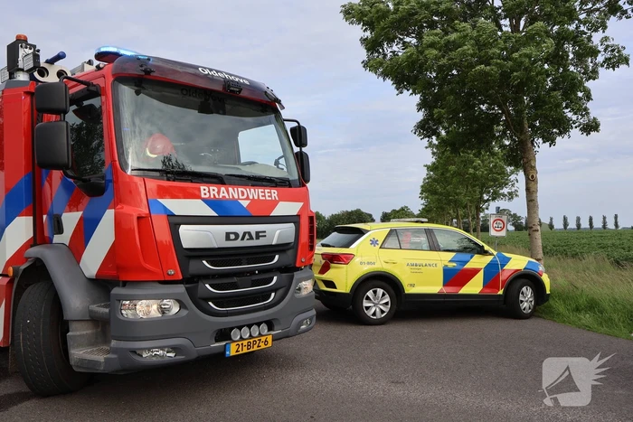 Wielrenner gewond bij botsing met bestebus