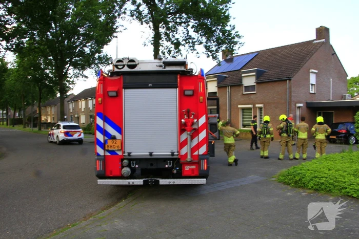 Bewoners blussen brand in heg