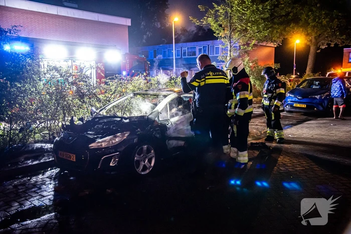 Auto gaat in vlammen op