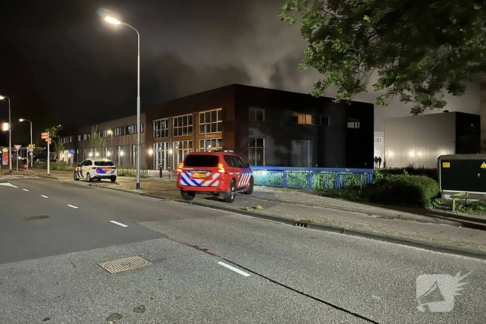Grote uitslaande brand in pand