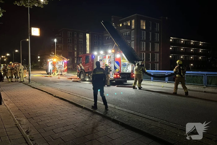 Grote uitslaande brand in pand