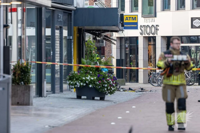 Veel schade na plofkraak pinautomaat