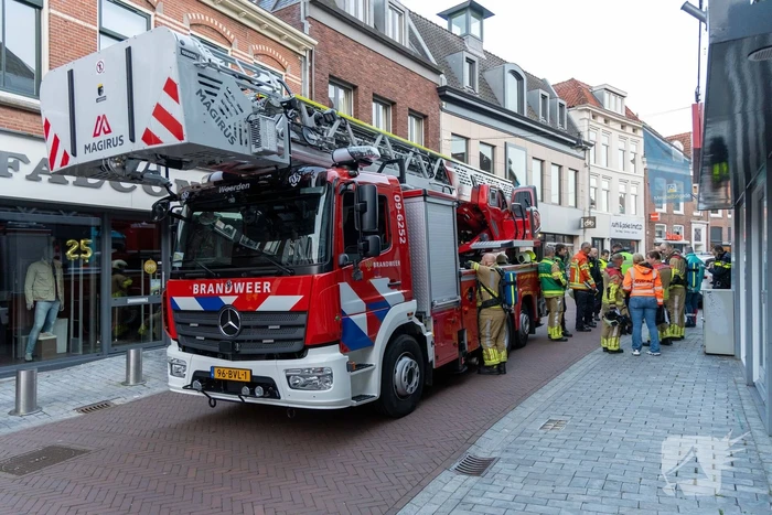Veel schade na plofkraak pinautomaat
