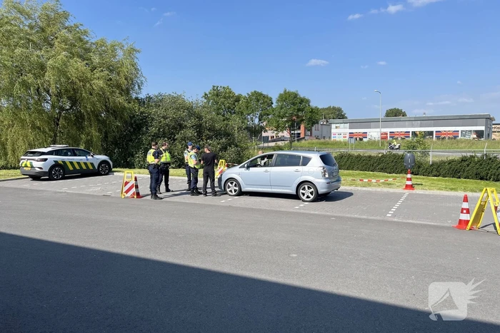 Koninklijke Marechaussee assisteert bij verkeerscontrole