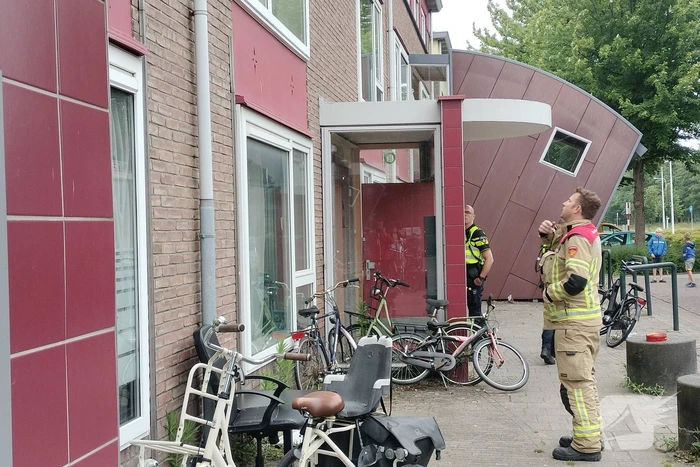 Brandweer assisteert politie bij inzet in woning