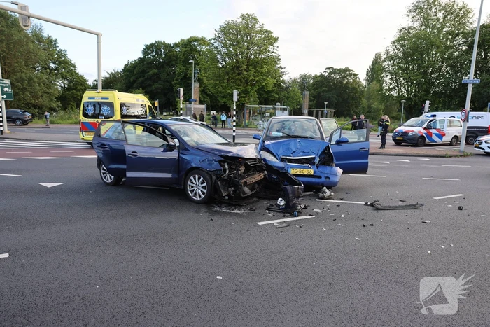 Forse schade bij botsing meerdere voertuigen