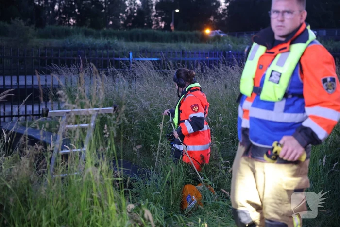 Auto raakt te water
