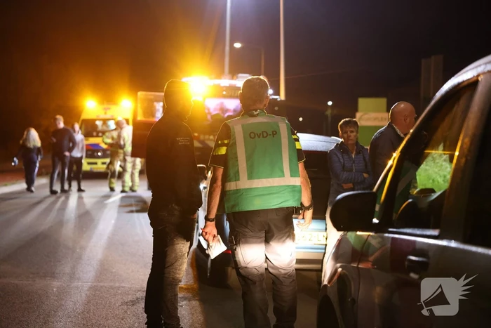 Auto in de sloot na rit met hoge snelheid, bestuurder naar bureau