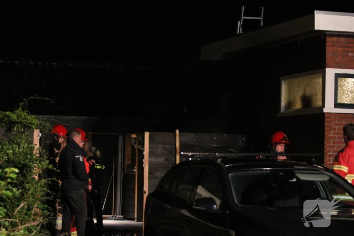 Brand in vuilniscontainer slaat over