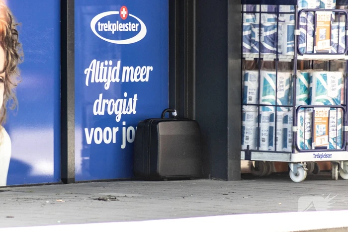 Politie onderzoekt verdacht pakket