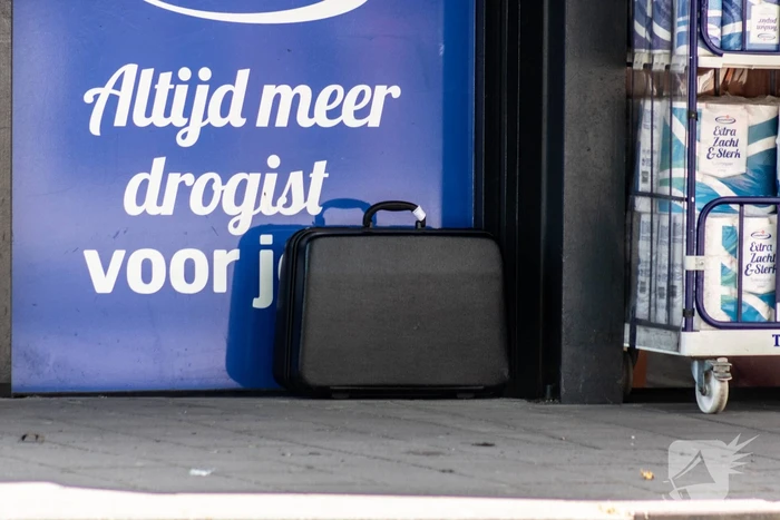 Politie onderzoekt verdacht pakket
