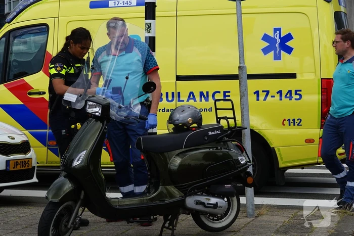 Scooterrijder gewond bij aanrijding met automobilist