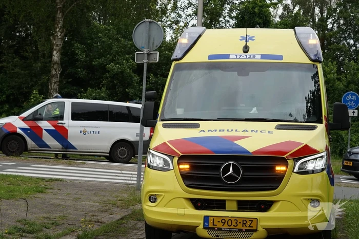 Fietster gewond aan hoofd na aanrijding met auto