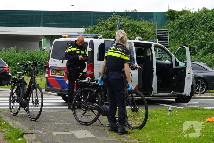 Fietster gewond aan hoofd na aanrijding met auto