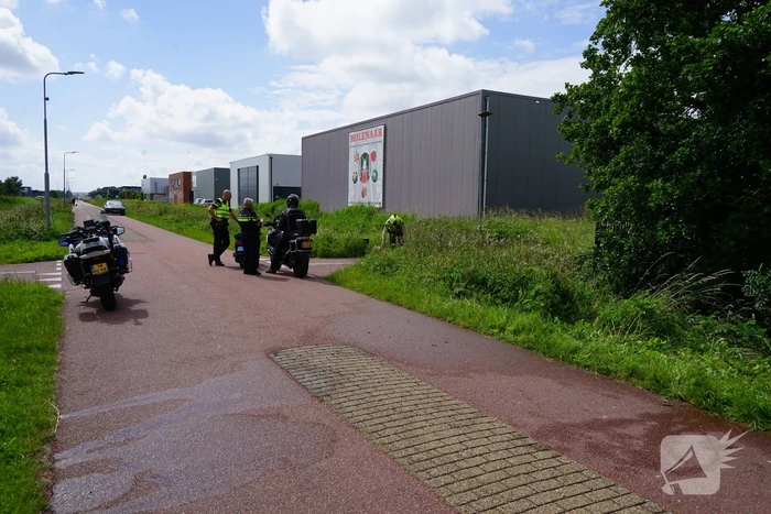 Scooterrijder belandt in sloot tijdens achtervolging