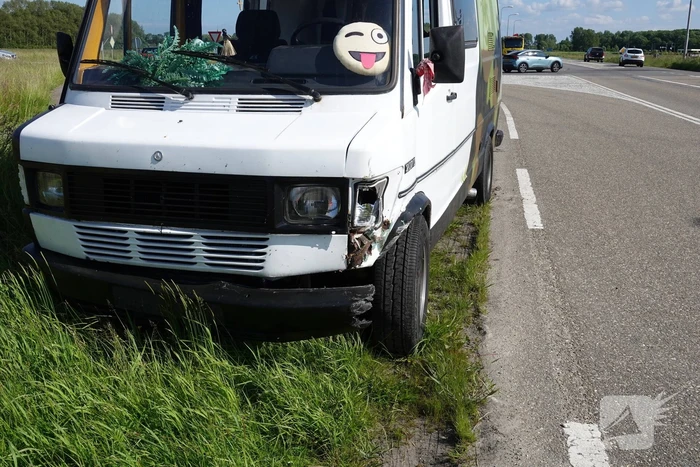 Camper klapt achterop personenauto