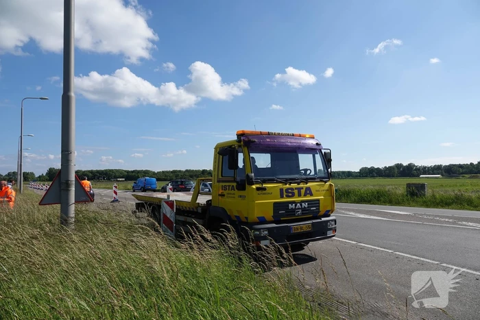 Camper klapt achterop personenauto