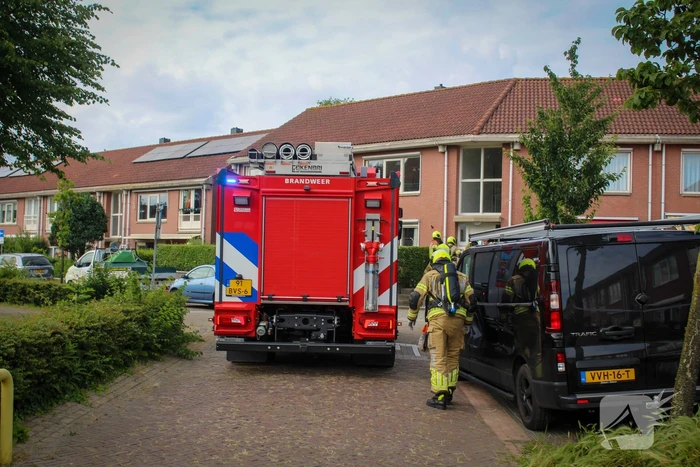 Brandweer ventileert woning na vergeten pannetje op het vuur