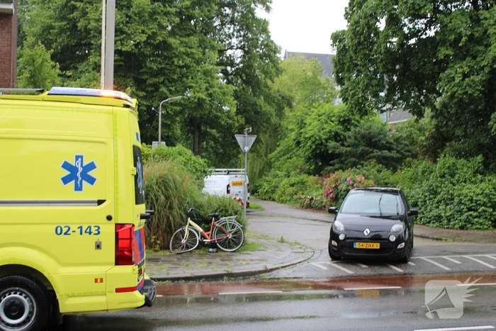Fietser en automobilist met elkaar in botsing