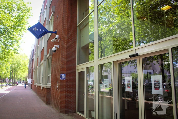 Drie politiebureaus in Leiden voor 24 uur gesloten
