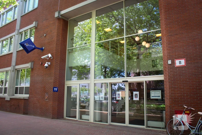 Drie politiebureaus in Leiden voor 24 uur gesloten
