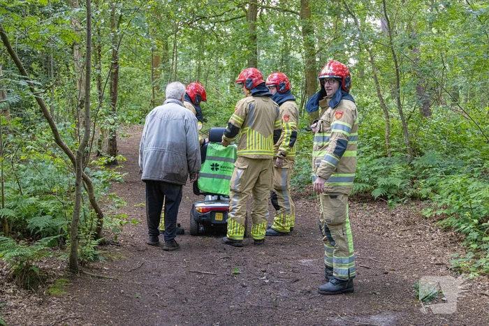 Brandweer schiet vastzittende scootmobieler te hulp