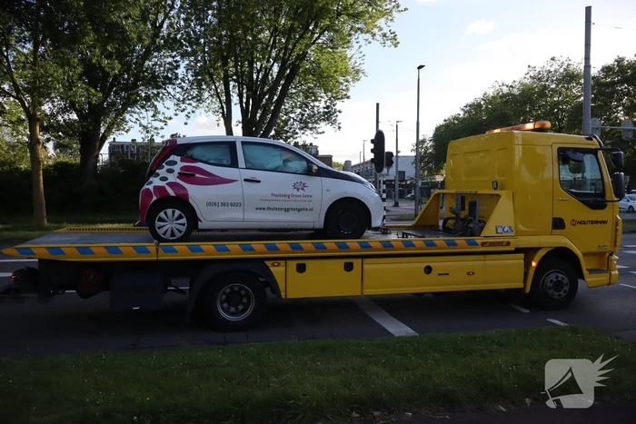 Kop-staart aanrijding voor verkeerlichten