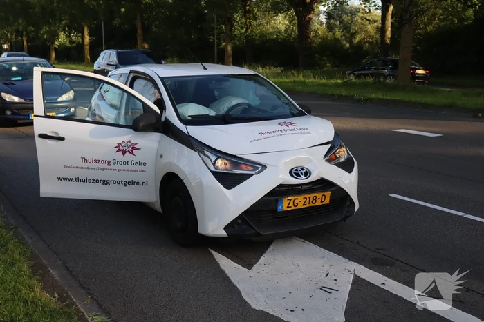 Kop-staart aanrijding voor verkeerlichten