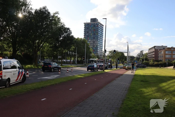 Kop-staart aanrijding voor verkeerlichten