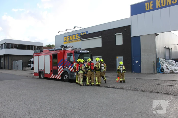 Brandweer oefent bij afvalverwerker
