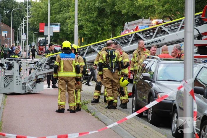 Brandweer komt met Cobra Coldcutter naar woningbrand