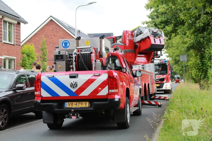 Brandweer komt met Cobra Coldcutter naar woningbrand