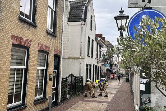 Metingen wegens hinderlijke lucht in de vesting
