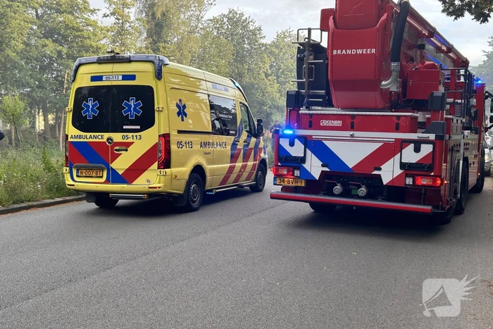 Woning zwart geblakerd na felle brand
