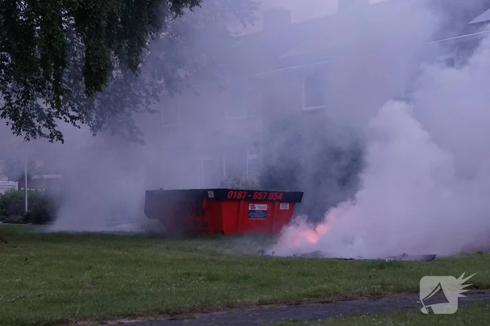 Mobiele toiletcabine brandt af