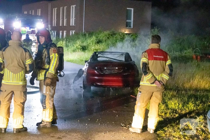 Cabriolet gaat in vlammen op