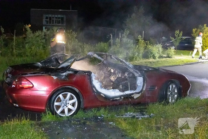 Cabriolet gaat in vlammen op
