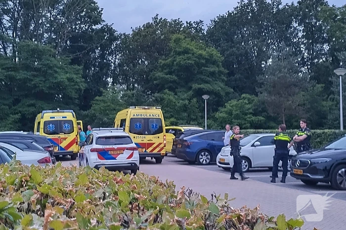 Traumahelikopter ingezet op parkeerplaats bij sportcentrum