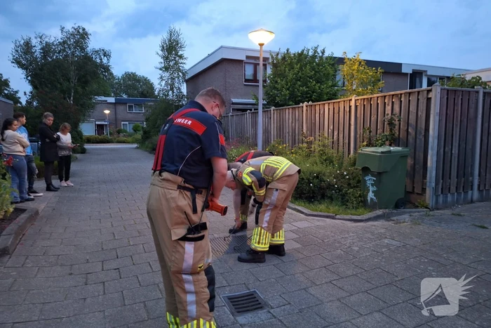 Brandweer aanwezig voor sterke lucht in woonwijk
