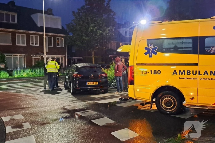 Fietser en automobilist botsen