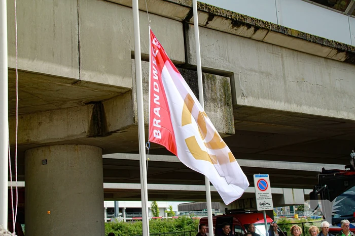 Brandweer herdenkt omgekomen collega's