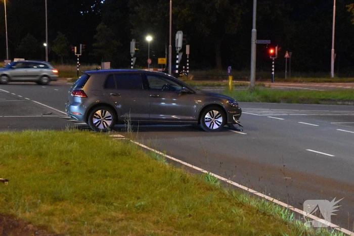 Brommerrijder gewond na frontale botsing met auto