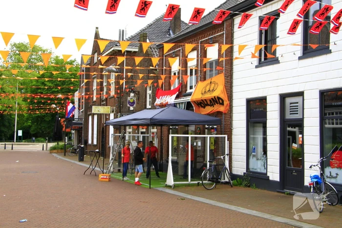 Straat kleurt oranje voor eerste EK-duel