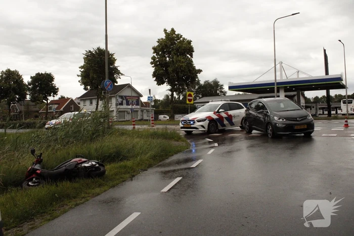 Scooterrijder gewond bij aanrijding met automobilist
